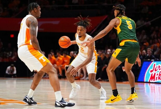 Chaz Lanier helps No. 1 Tennessee beat Norfolk State, remain unbeaten