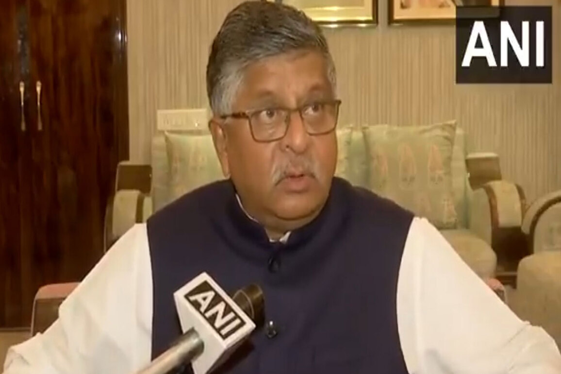 Rahul Gandhi's "atom bomb" threat against poll panel has "no power", he keeps making such remarks: Ravi Shankar Prasad