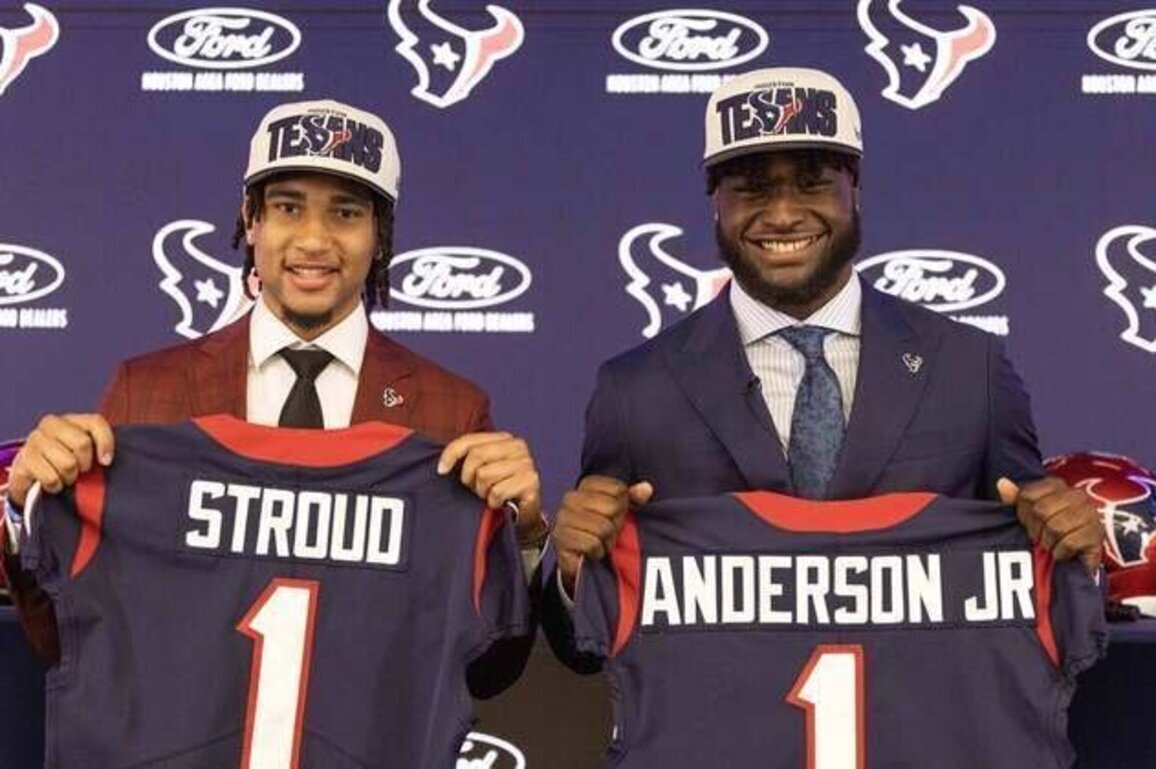 Reports: Texans exercise options for CJ Stroud, Will Anderson