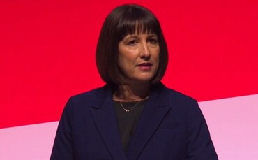 環境政策の推進を求める声が高まる中、首相が英国インフラタスクフォースを発足