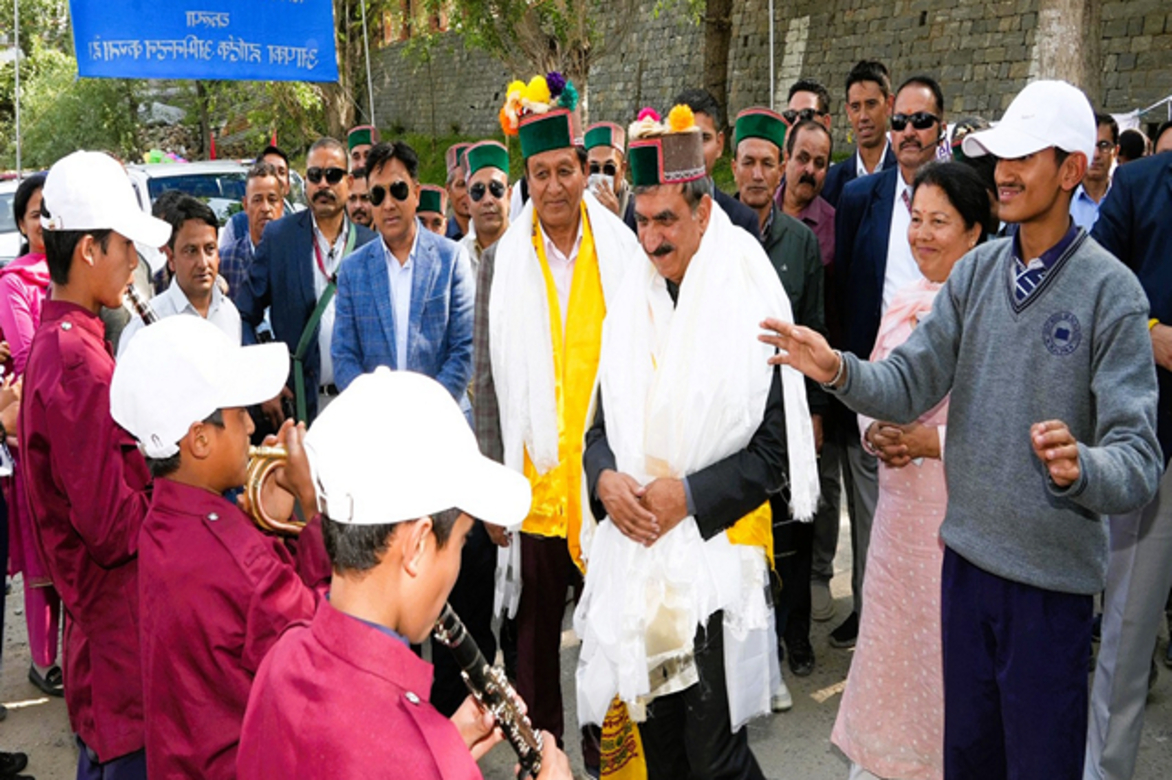 Himachal: CM awards land ownership certificates to 25 Kalpa block residents of Kinnaur district