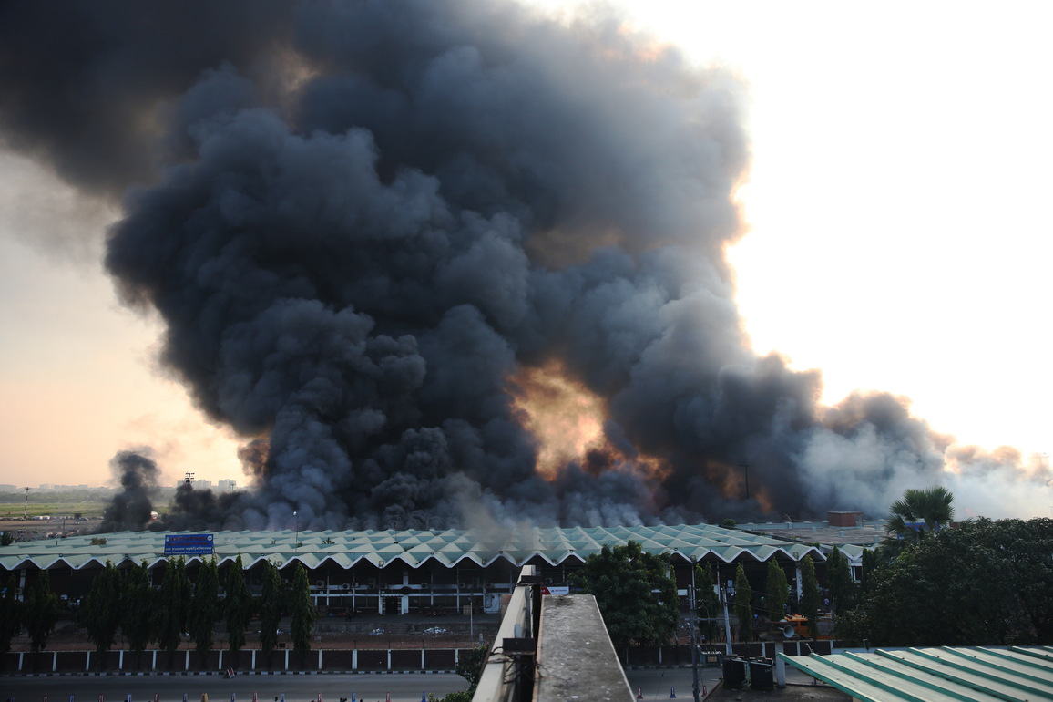 (SpotNews) BANGLADESH-DHAKA-INTERNATIONAL AIRPORT-FIRE