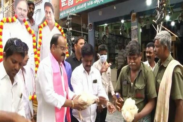 Telangana: TRS leader distributes liquor bottles ahead of launch of KCR's national party