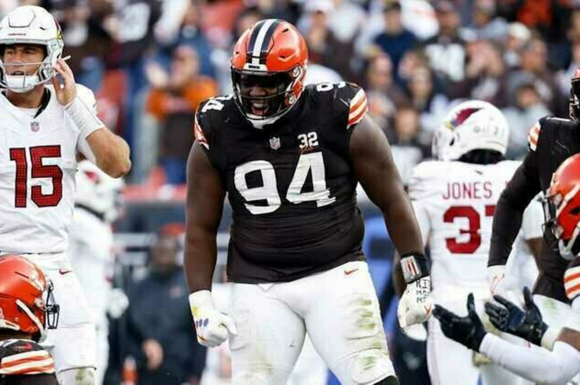 Cardinals Snag Dalvin Tomlinson For Defensive Tackle Help