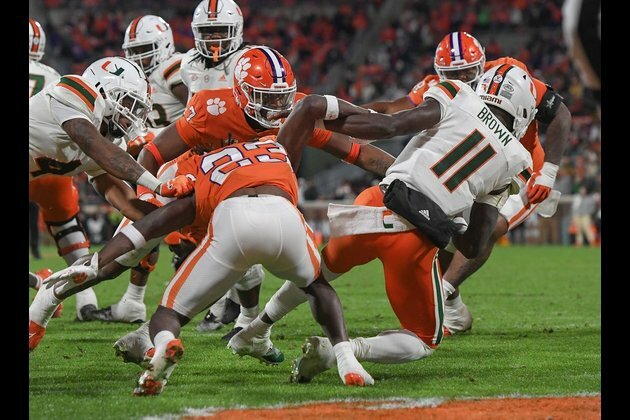 Miami takes final shot at bowl eligibility against Pitt