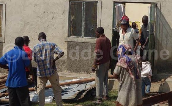 Ebimu ku bizimbe enkuba bye yatikuddeko amabaati Ebimu ku bizimbe enkuba bye yatikuddeko amabaati
