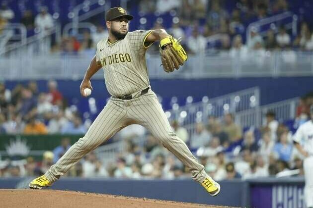 Padres' bullpen shuts down Marlins