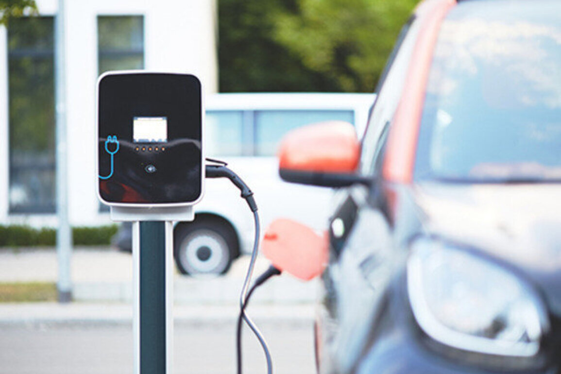 B.C. Abandons EV Rebates to the Feds, Scraps Sales Mandate of 100% by 2035