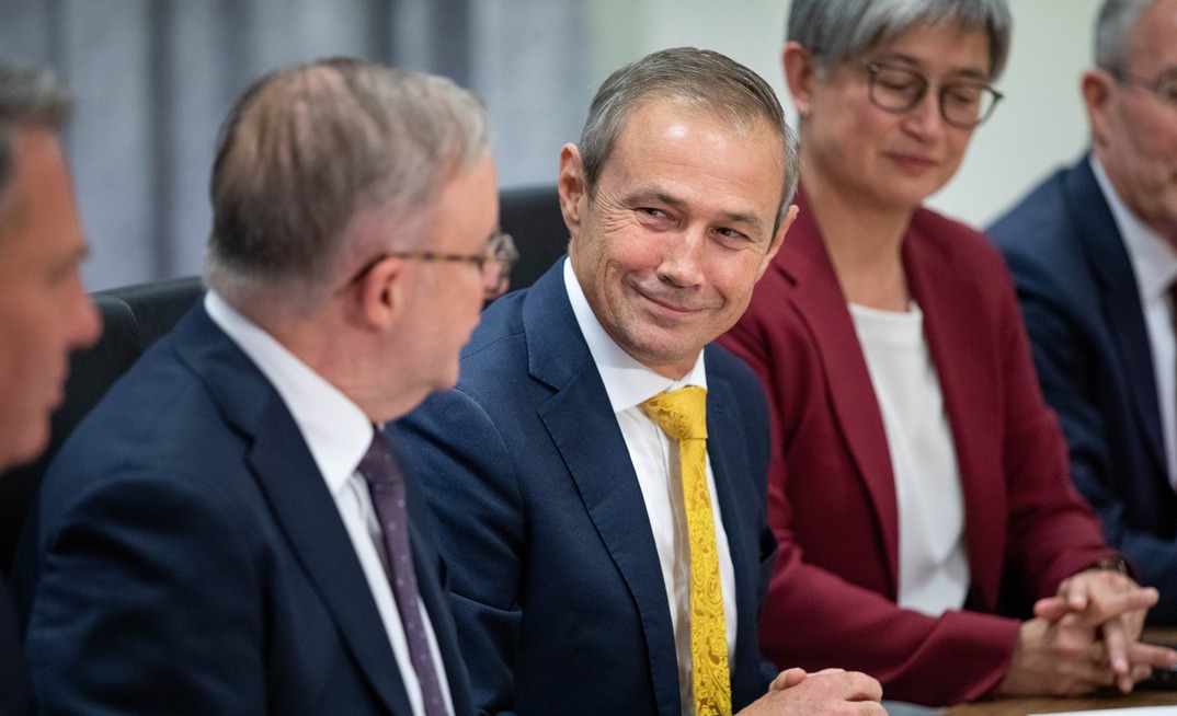  Roger Cook