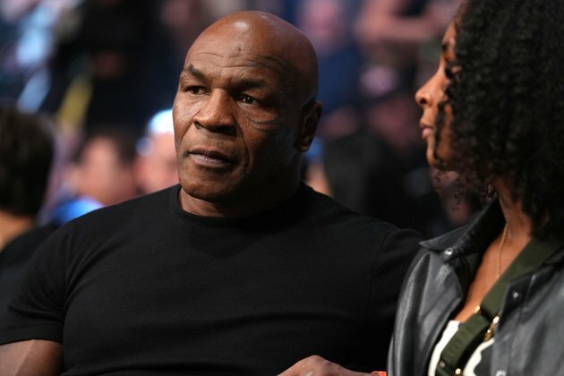 Mike Tyson makes pay row claim about Jones Jr fight