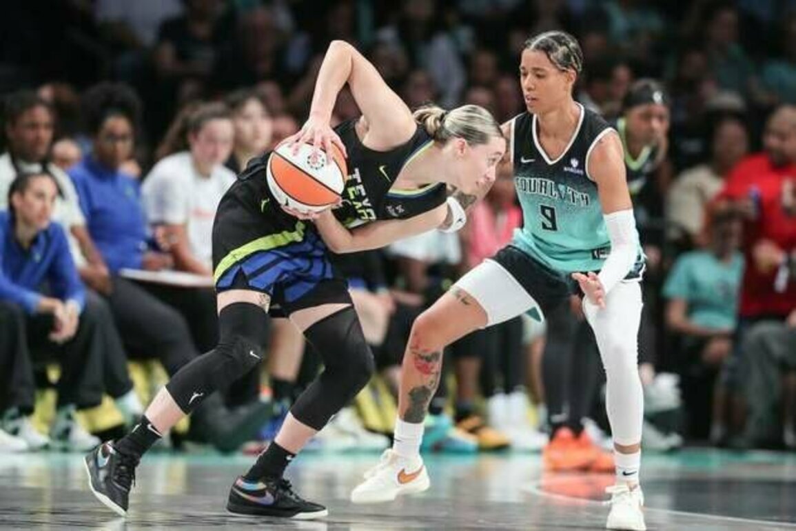 Paige Bueckers misses Friday's game vs. Liberty with back injury
