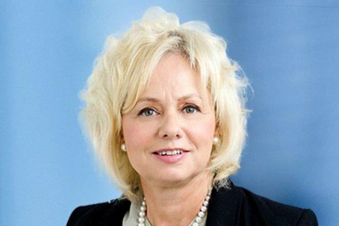 Defying Protests, Israeli Cabinet Votes No Confidence in Attorney General - Algemeiner.com