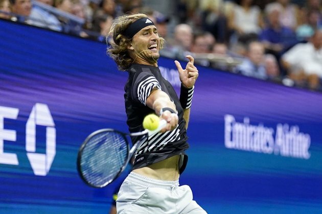 Alexander Zverev survives to reach Chengdu Open semis
