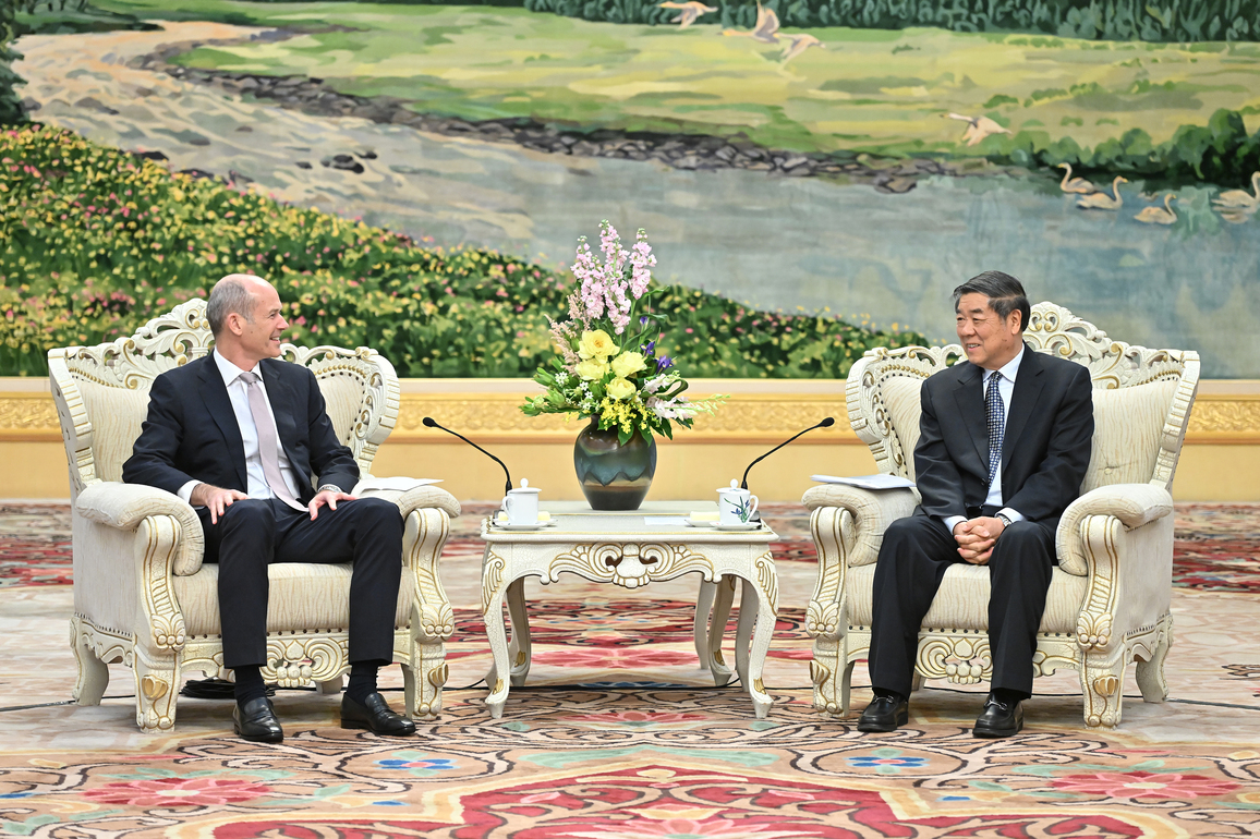 CHINA-BEIJING-HE LIFENG-BEN KESWICK-MEETING (CN)
