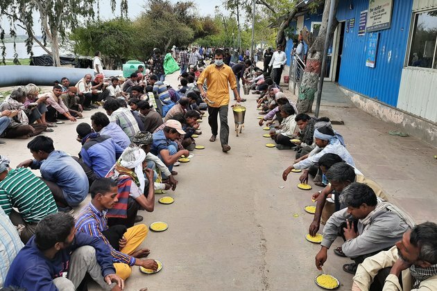 Jobless After Virus Lockdown, India&#039;s Poor Struggle to Eat