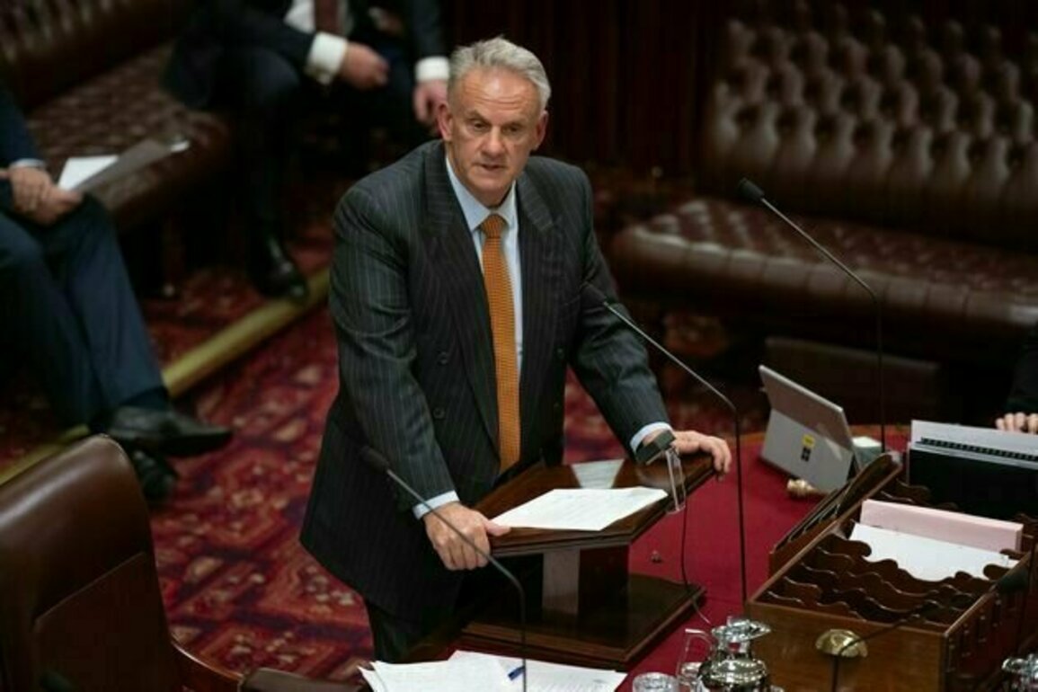 Mark Latham's portrait may come off federal caucus wall
