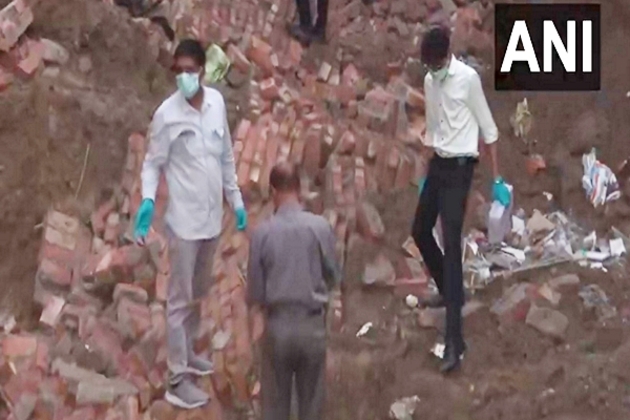 Delhi Police registers FIR after 3 die in Paharganj building collapse