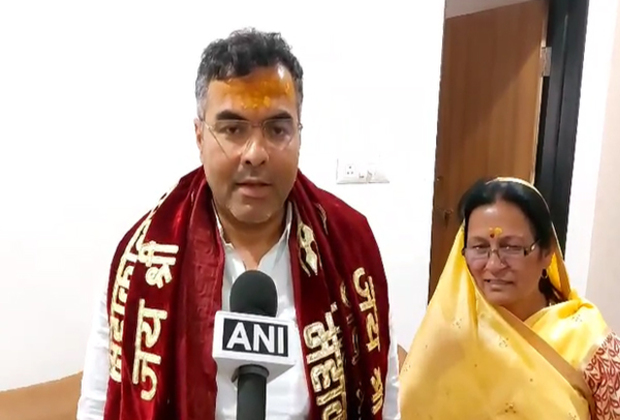 Delhi Minister Parvesh Verma offers prayers at Mahakaleshwar Temple in MP's Ujjain