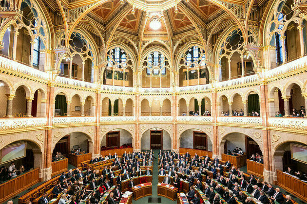 EU state votes to quit ICC