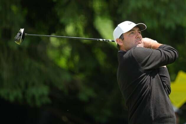 Scottie Scheffler, trailing by 2, still heavily favored at PGA