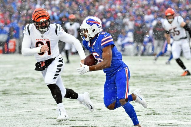 Agents: Colts sign WR Isaiah McKenzie