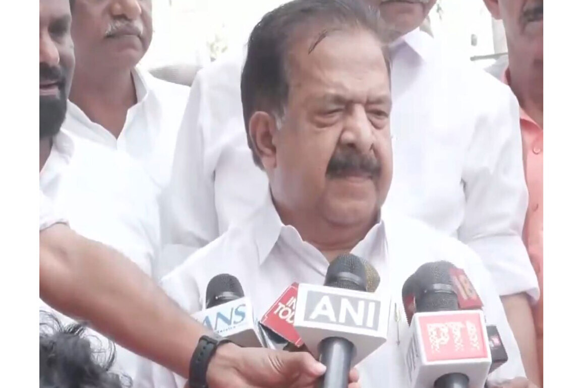 "Govt had no information": Keralam Home Minister Ramesh Chennithala on ED's raid at Vijayan's residence, says "no relationship with BJP"