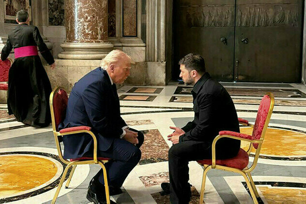 Calmer Zelensky requested more weapons in Vatican  Trump