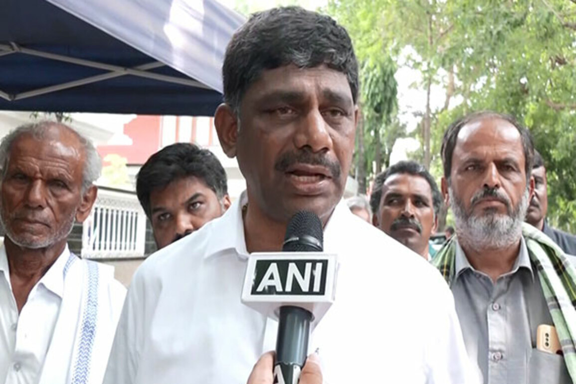 "Karnataka government capable of resolving doubts around caste census": Congress leader DK Suresh