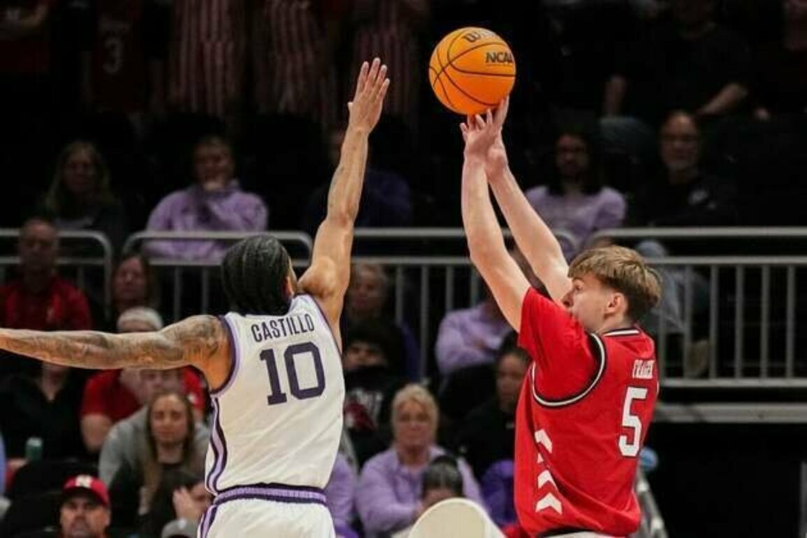 Sam Hoiberg's lasts-second FT lifts Nebraska over K-State