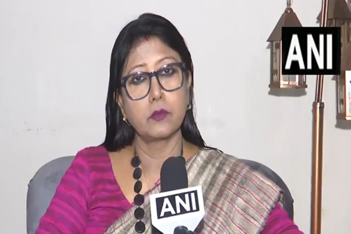 "EC must work democratically, should address doubts of Oppn": JMM MP Mahua Maji defends Rahul Gandhi