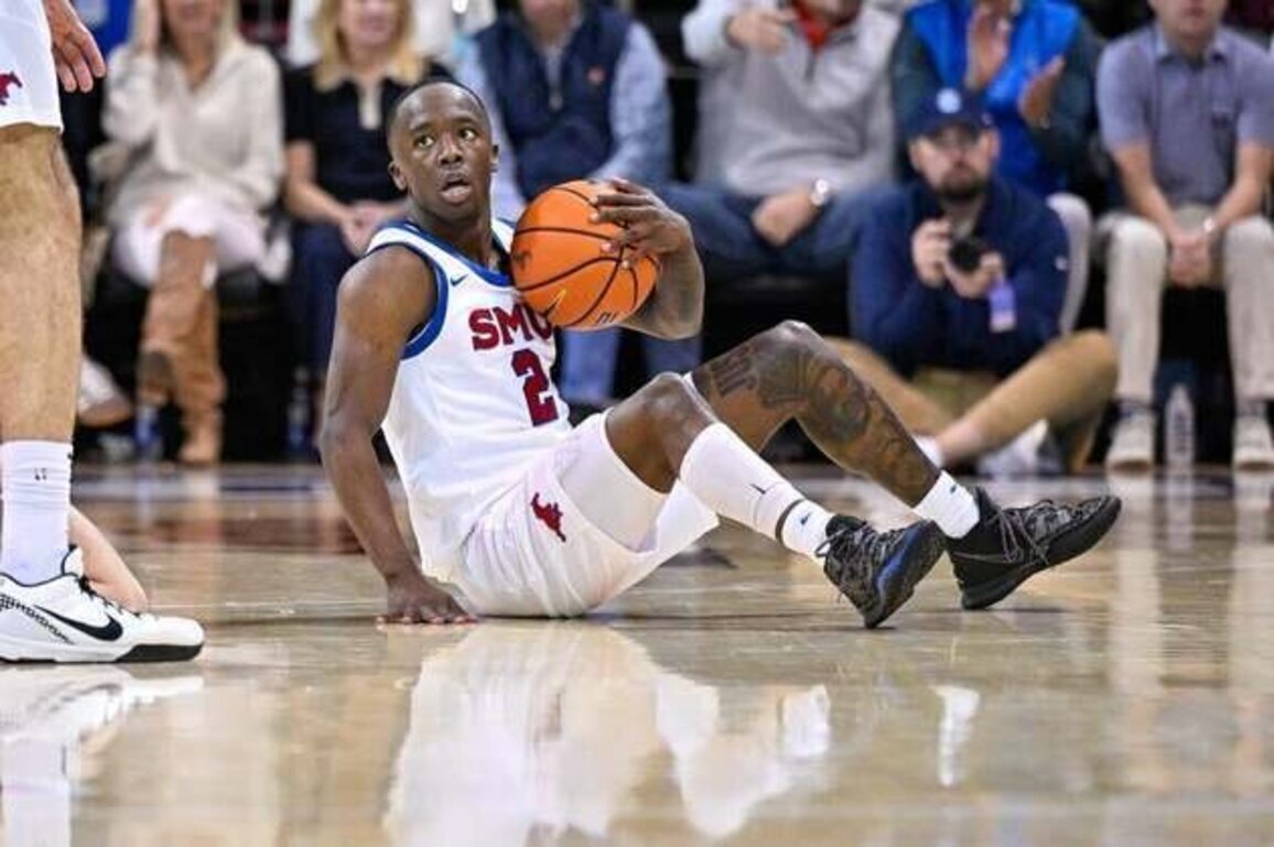 SMU tries to avoid slip-up against cellar-dwelling Pitt