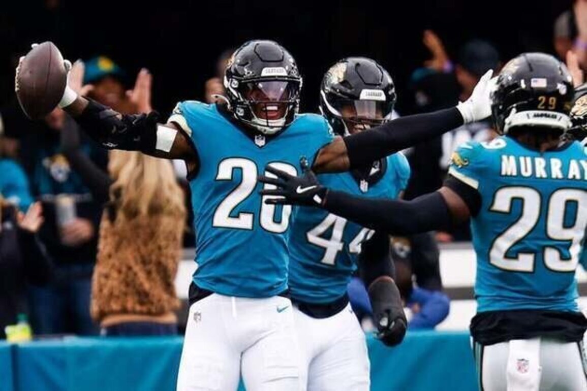 Jaguars crush Titans 41-7 to claim AFC South