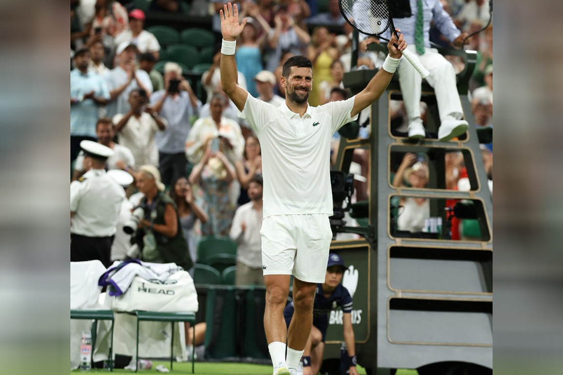Djokovic advances to Wimbledon second round after four-set win over Muller