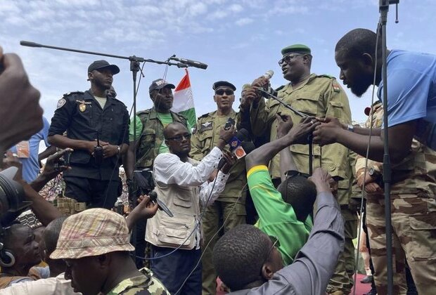 Live: Niger coup leaders rally supporters as ECOWAS deadline passes