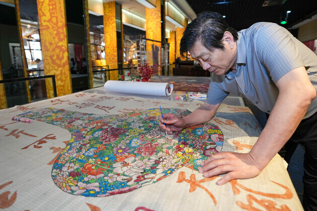 MasterOfCrafts | Weaving the golden legacy of Nanjing: a Yunjin inheritor's story