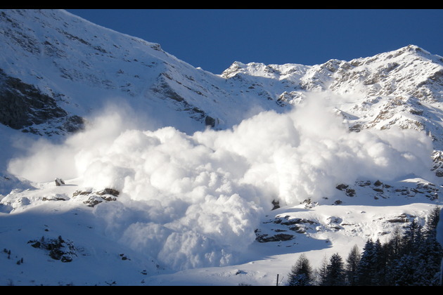 Glacier collapse buries Swiss village days after evacuation