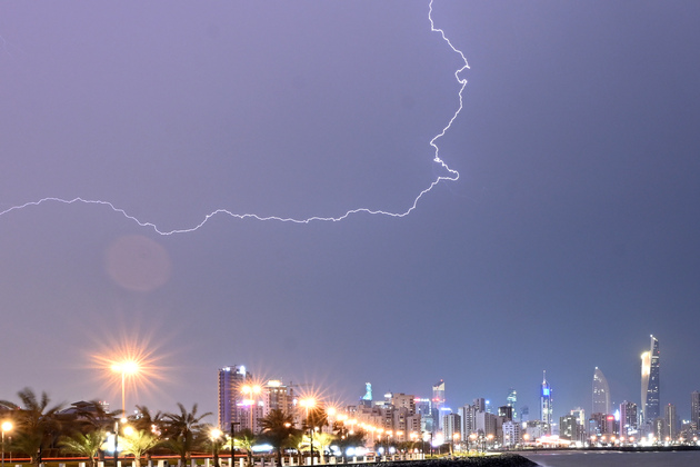 KUWAIT-KUWAIT CITY-LIGHTNING
