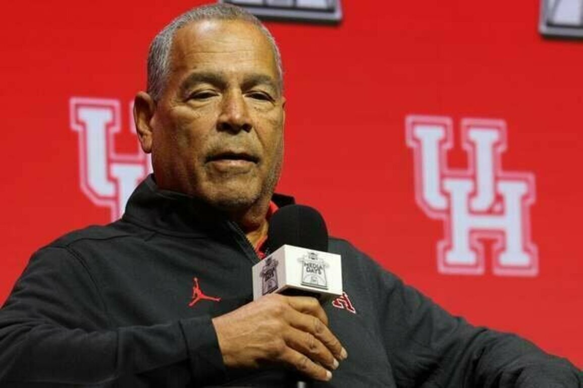 No. 2 Houston works on chemistry entering encounter vs. Towson