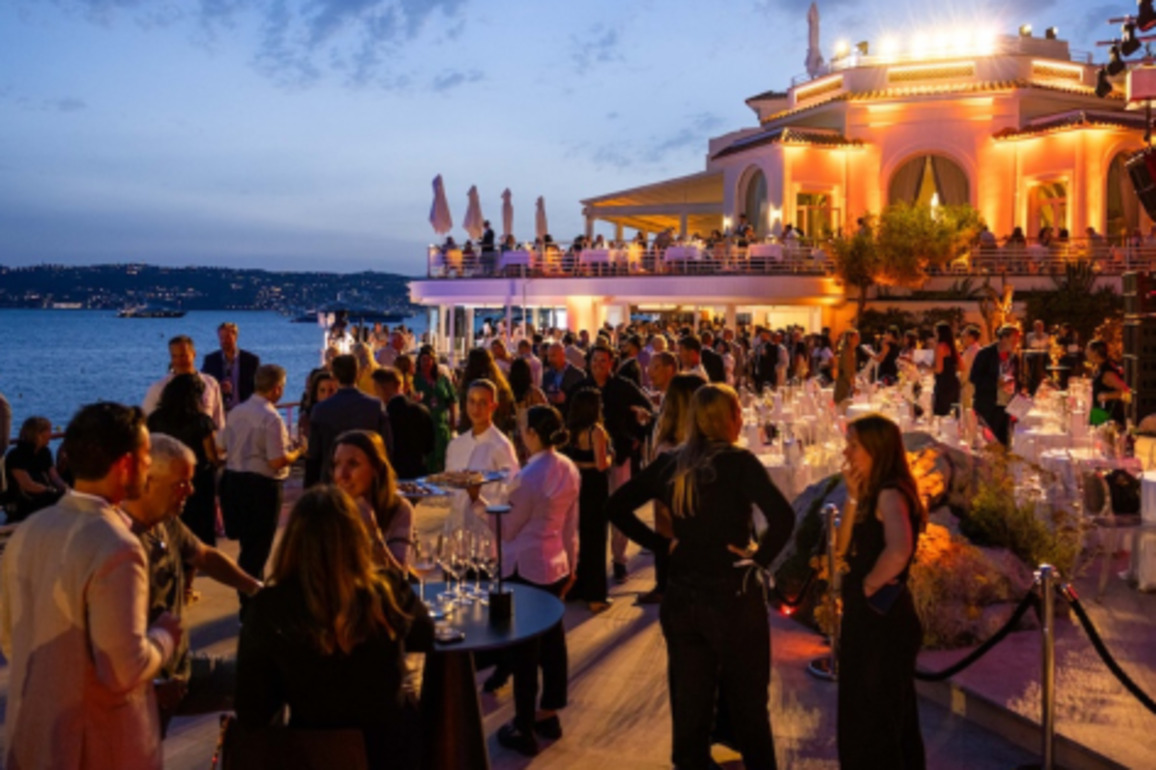Sebastian Maniscalco, St. Vincent to Headline UTA and MediaLink Cannes Dinner