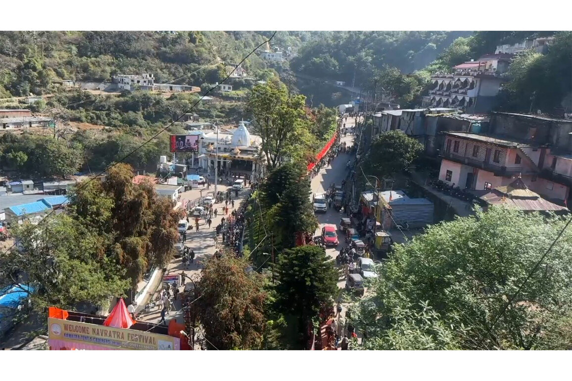 Jammu and Kashmir: Over 30,000 devotees proceed to Vaishno Devi shrine amid Navratri Surge