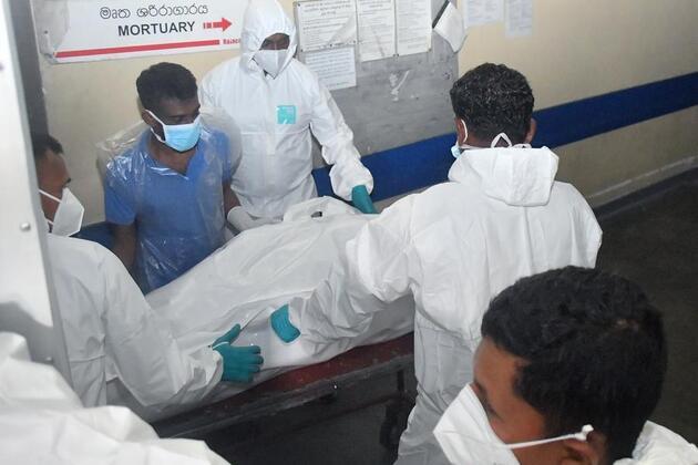 U.S. submarine sinks Iranian warship in int'l waters near Sri Lanka