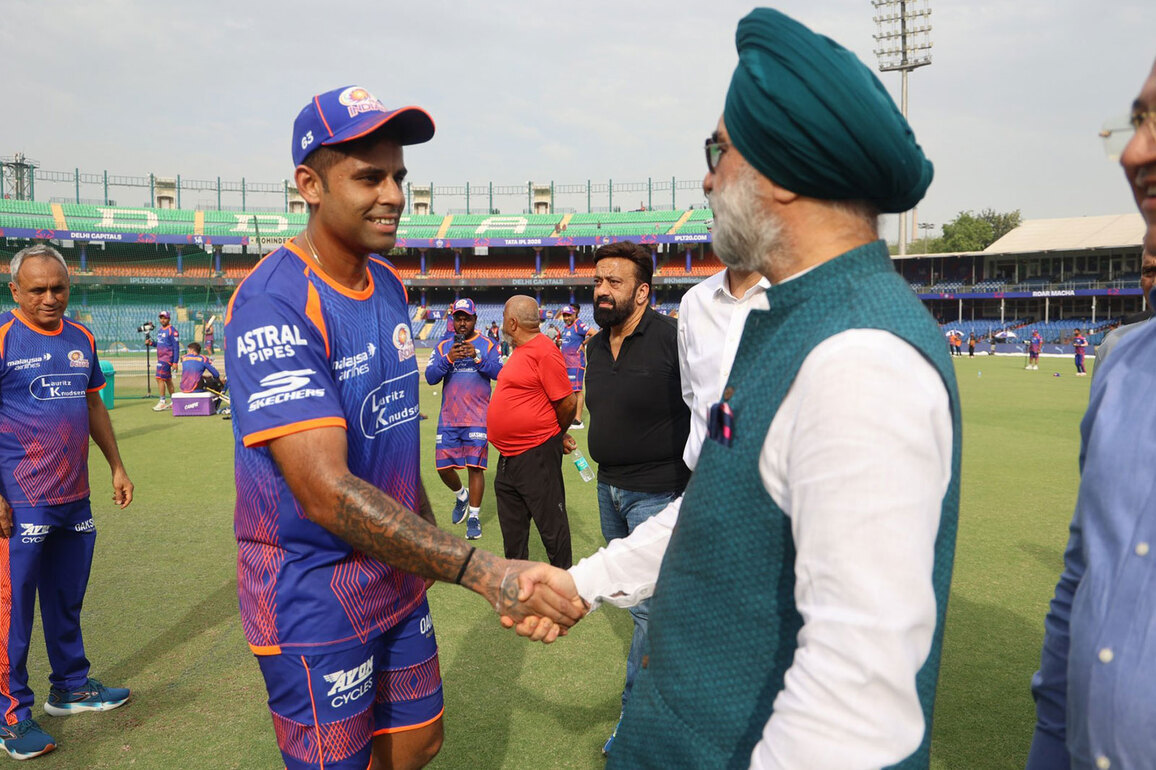 Delhi LG Taranjit Singh Sandhu visits Arun Jaitley Stadium ahead of DC vs MI IPL match
