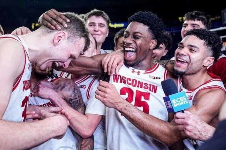Top 25 roundup: Unranked Wisconsin sends No. 2 Michigan from unbeatens