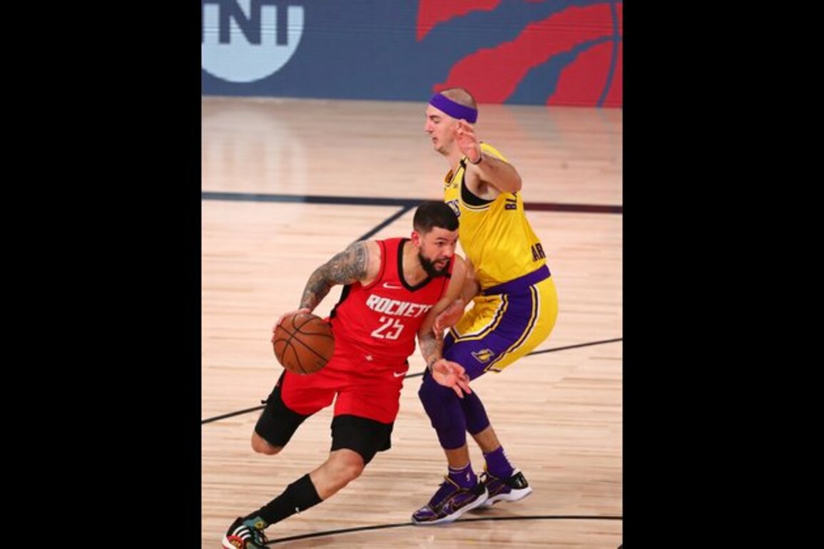 Reports: Knicks sign G Rivers to three-year deal