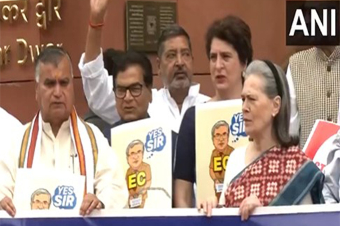 INDIA bloc continue protest against Bihar SIR, labourers' arrest at Parliament Makar Dwar; Congress leaders join in
