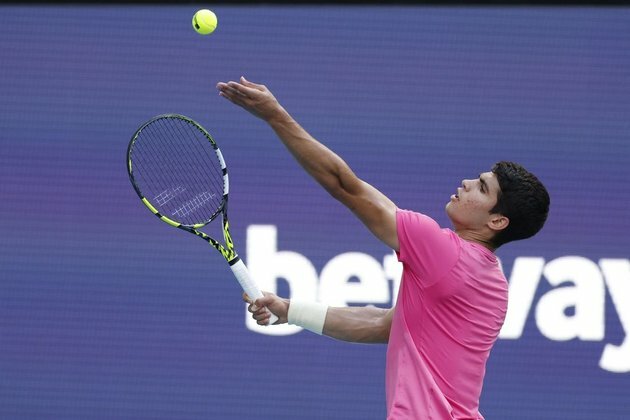 Seeded players race through Miami Open's second round