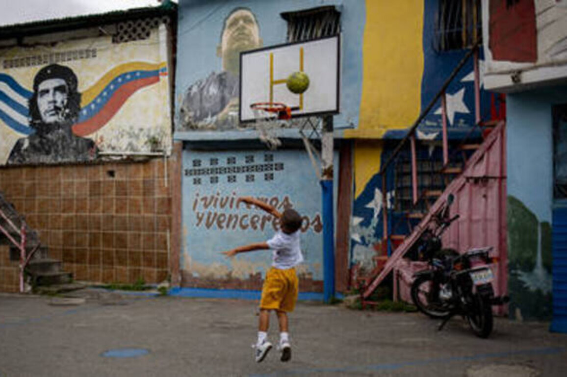 Maduro to grow into 'Bolivar, Fidel, or Che' - expert