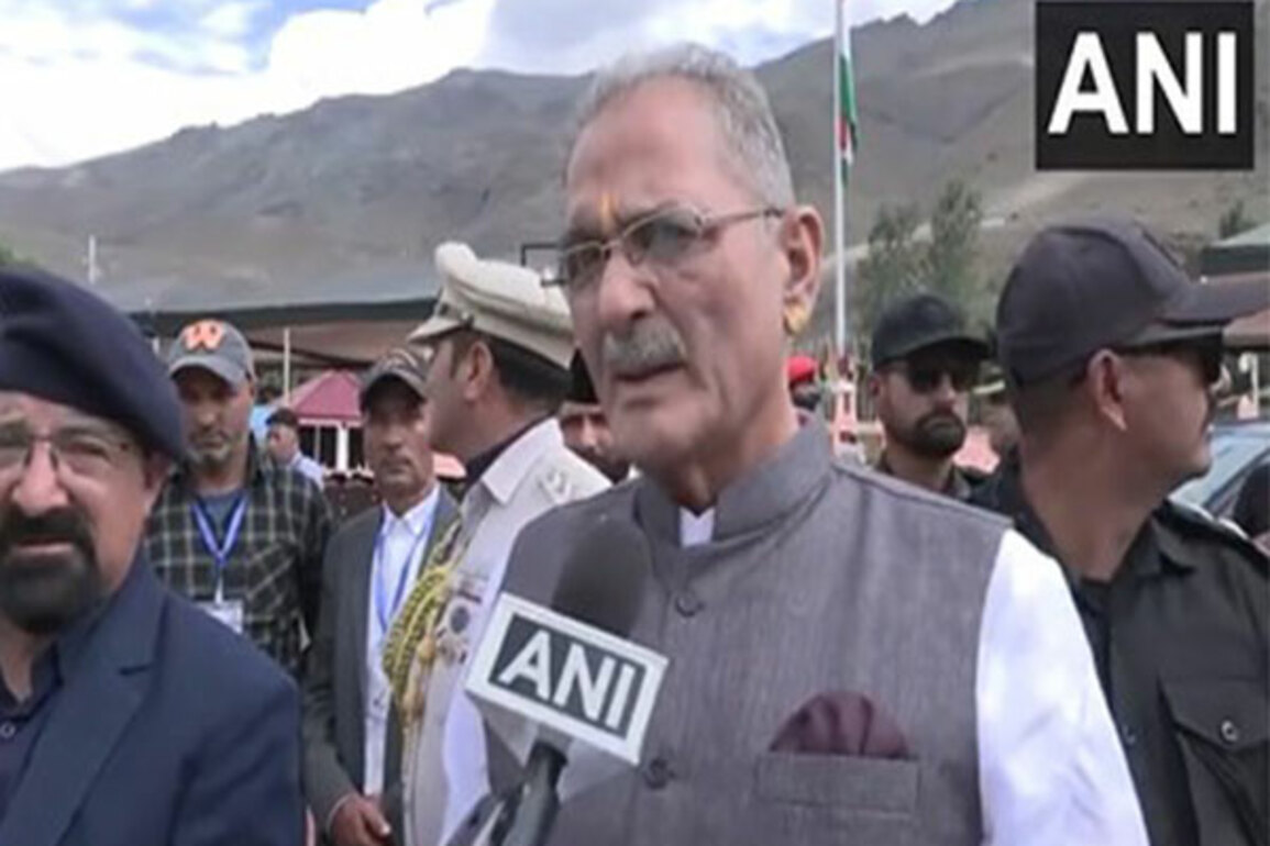 Ladakh Governor pays tribute to fallen soldiers on Kargil Vijay Diwas