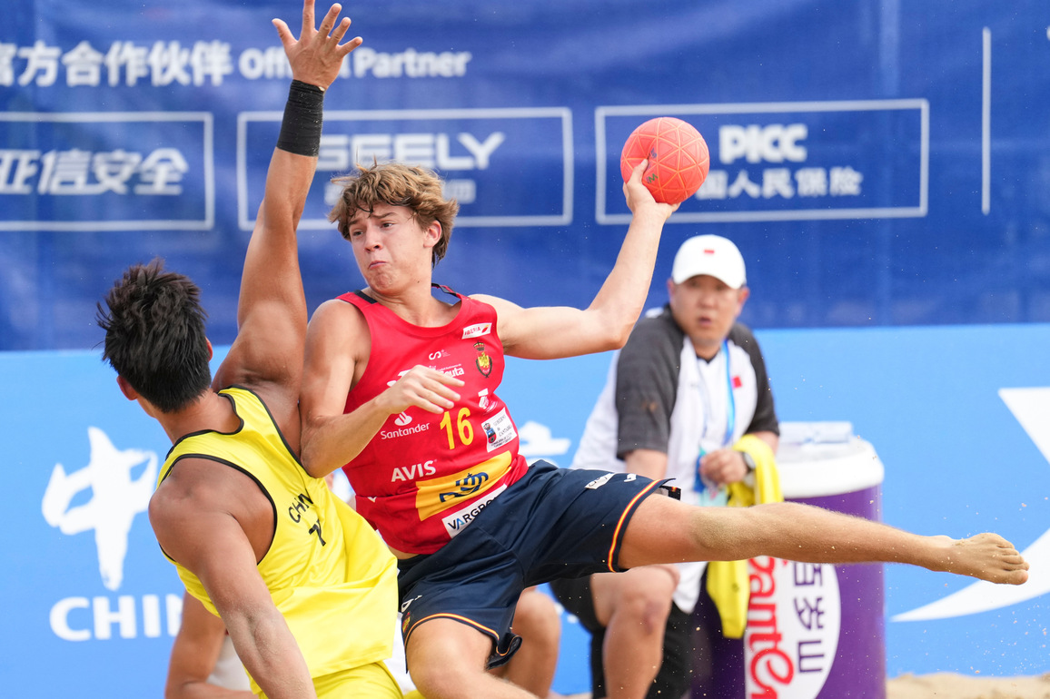 (SP)CHINA-CHENGDU-THE WORLD GAMES 2025-BEACH HANDBALL-MEN'S-ESP VS CHN (CN)
