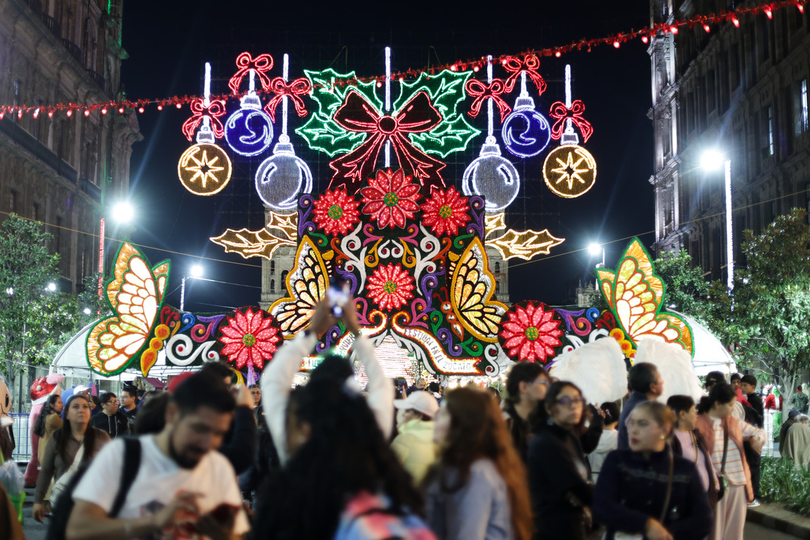 MEXICO-MEXICO CITY-WINTER LIGHTS FESTIVAL